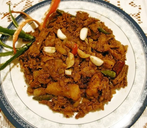Loitta Dry Fish Bhuna
