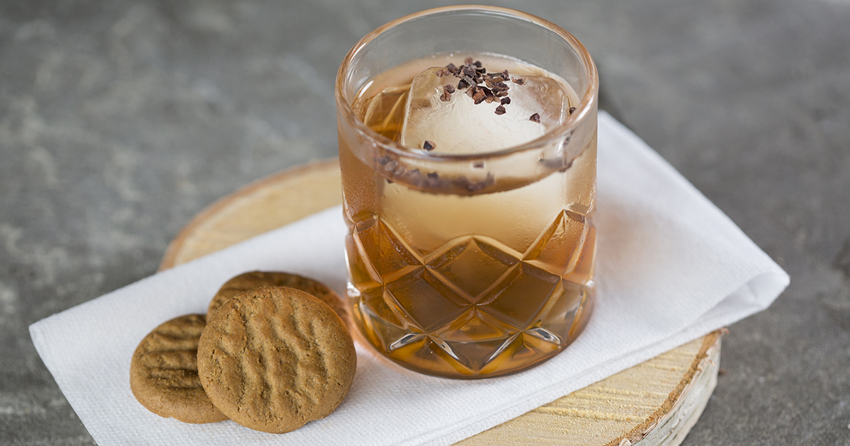 Gingerbread Old Fashioned Cocktail Recipe Bourbon DrinkWire